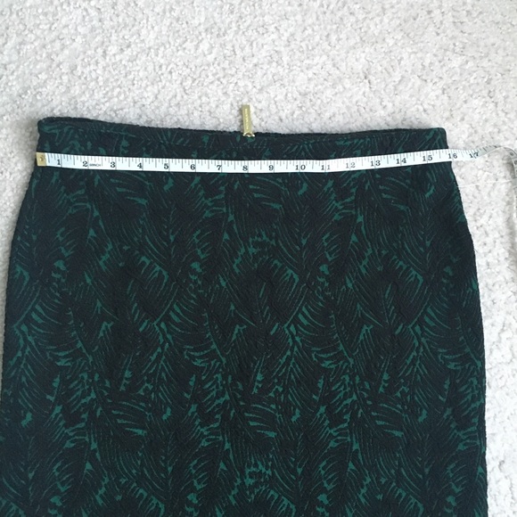 Michael Kors Black Jacquard Leaf Skirt size MED - Picture 6 of 8